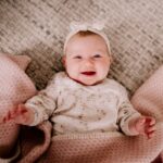 Pure Baby Love - Ledikantdeken, bee, wol, pink, 90 x 130 cm - Afbeelding 2